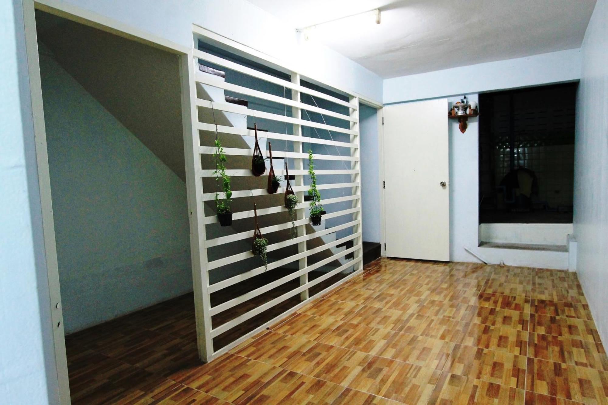 59Indy Guesthouse Bangkok Extérieur photo